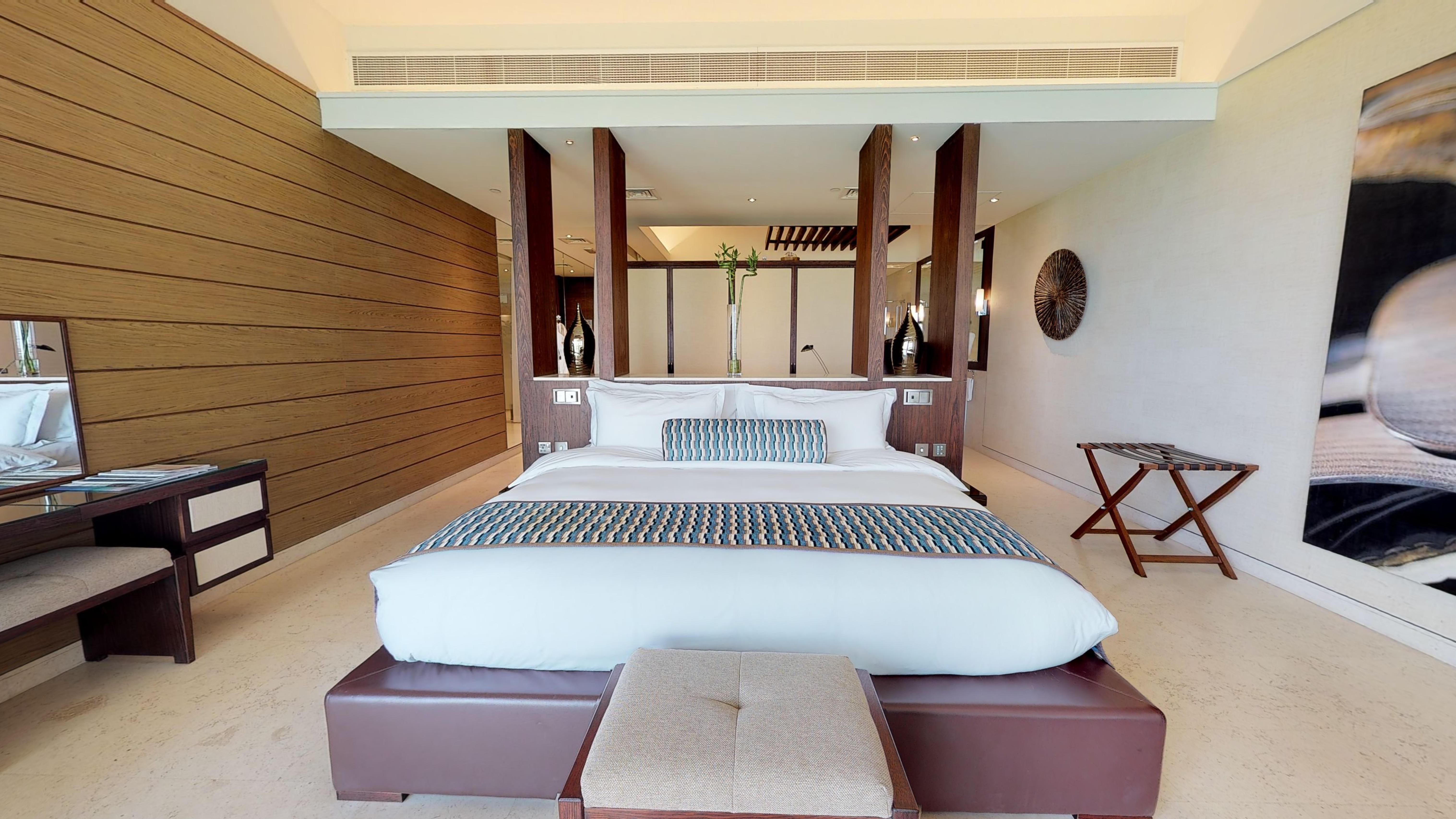 Melia Desert Palm Member Of Melia Collection Dubai Eksteriør billede A bedroom at the Oberoi Beach Resort, Dubai