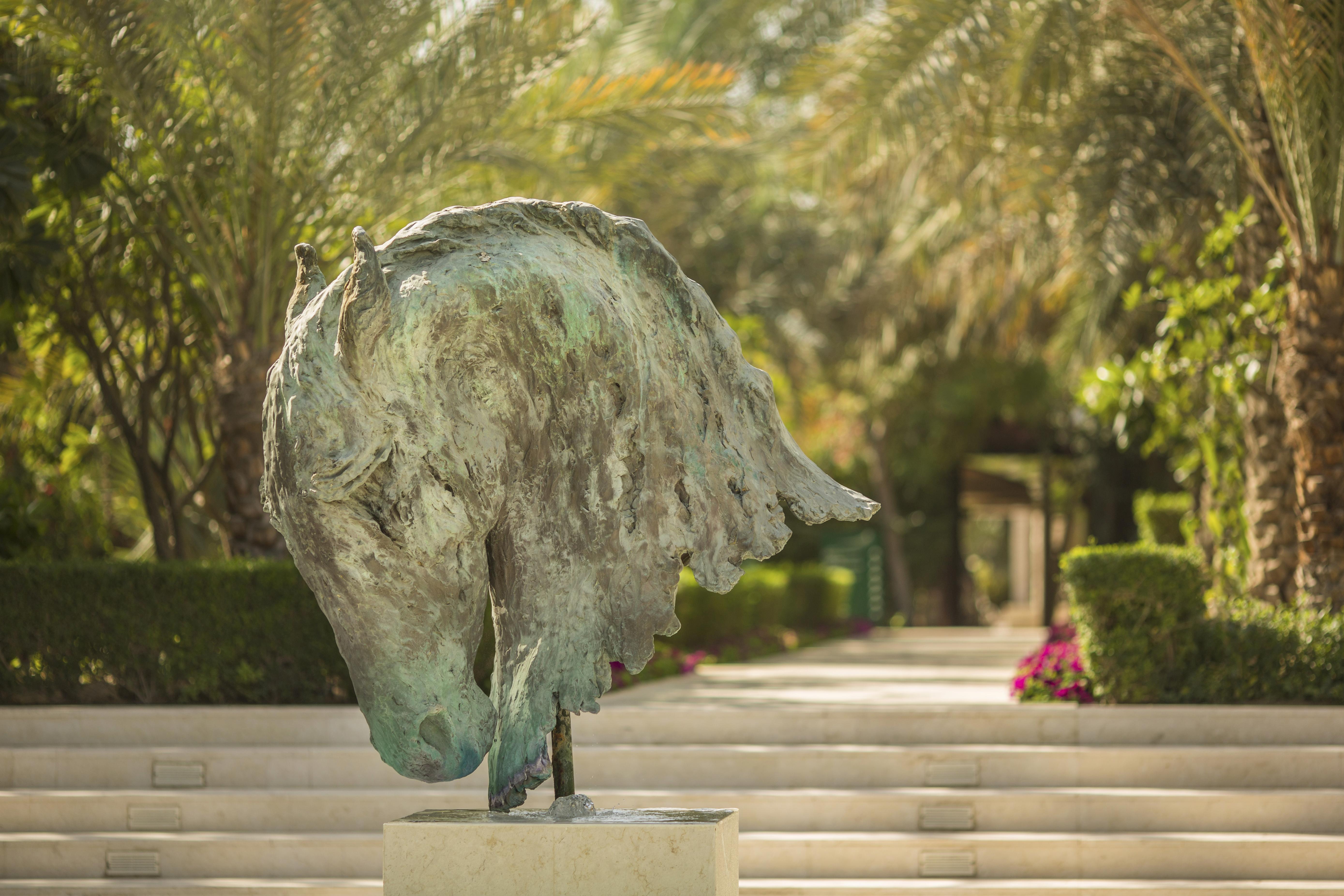 Melia Desert Palm Member Of Melia Collection Dubai Eksteriør billede Sculpture at the resort