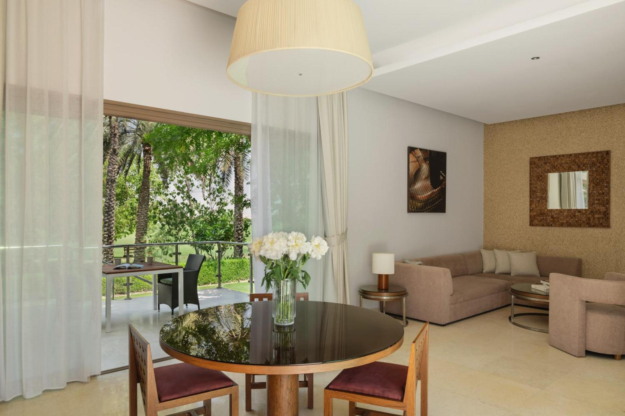 Melia Desert Palm Member Of Melia Collection Dubai Eksteriør billede 3D rendering of a living room